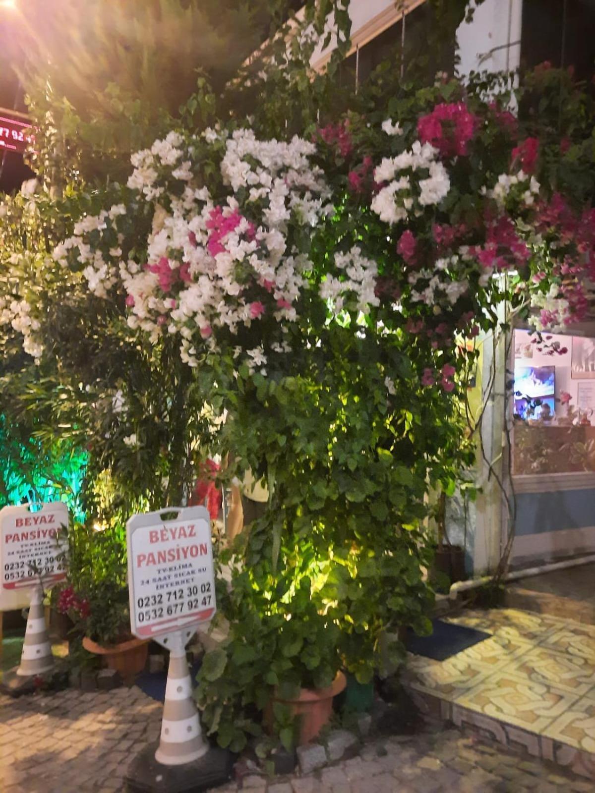Beyaz Apart Pansiyon Çeşme Exterior foto